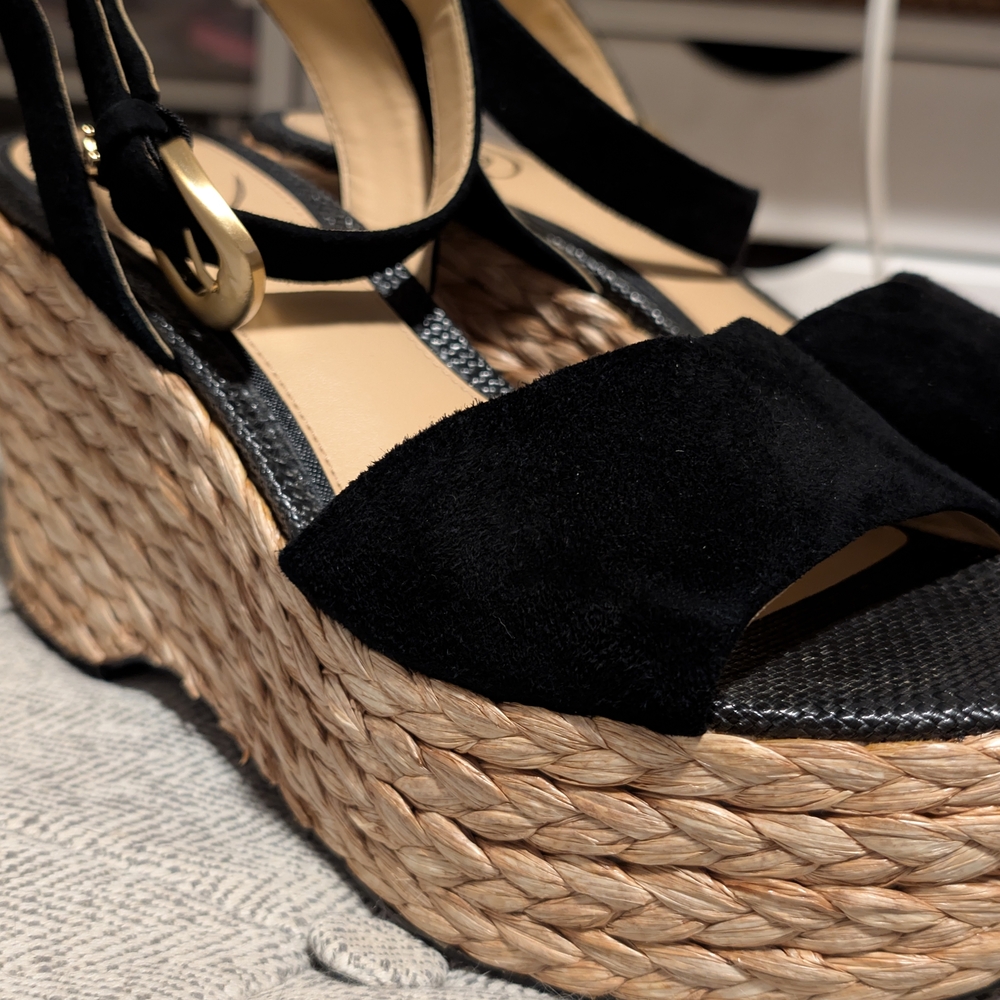 Elegant Black Wedge Sandals - Picture 4 of 10